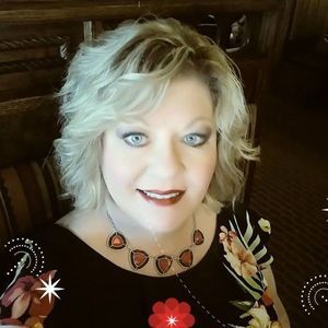 Meet your Posher, Carla